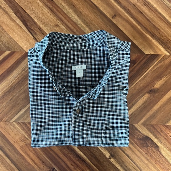 Men’s Fossil Long Sleeve Button Down Shirt - Picture 2 of 4